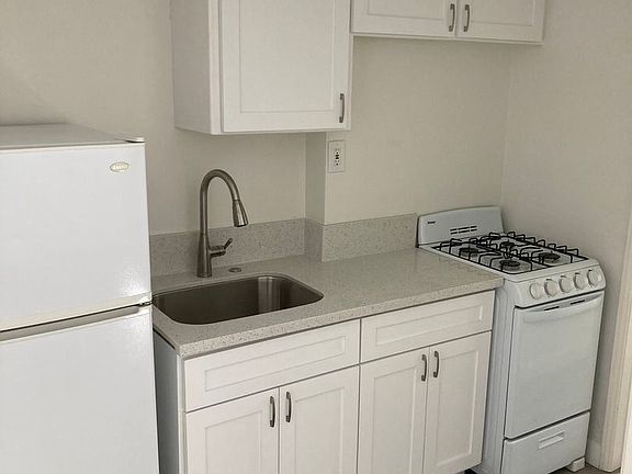 3rd image of 236 S Sycamore Ave #16