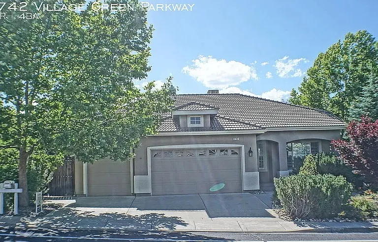 4742 Village Green Pkwy — Photo 1