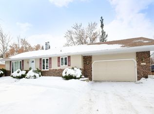1710 S 35th St, Grand Forks, ND 58201