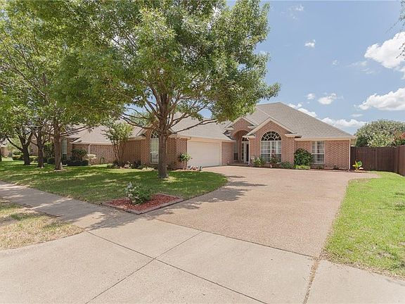 2nd image of 6108 Club House Dr