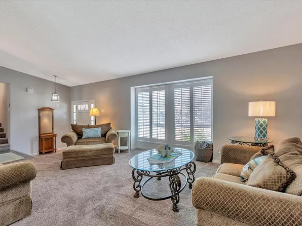 1050 Round Hill Cir, Napa, CA 94558