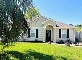 109 Charnwood Dr, Carriere, MS 39426