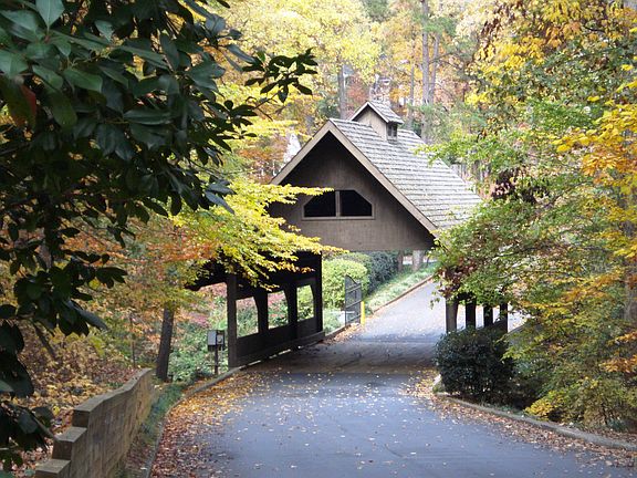 5th image of 186 Marshall Bridge Dr
