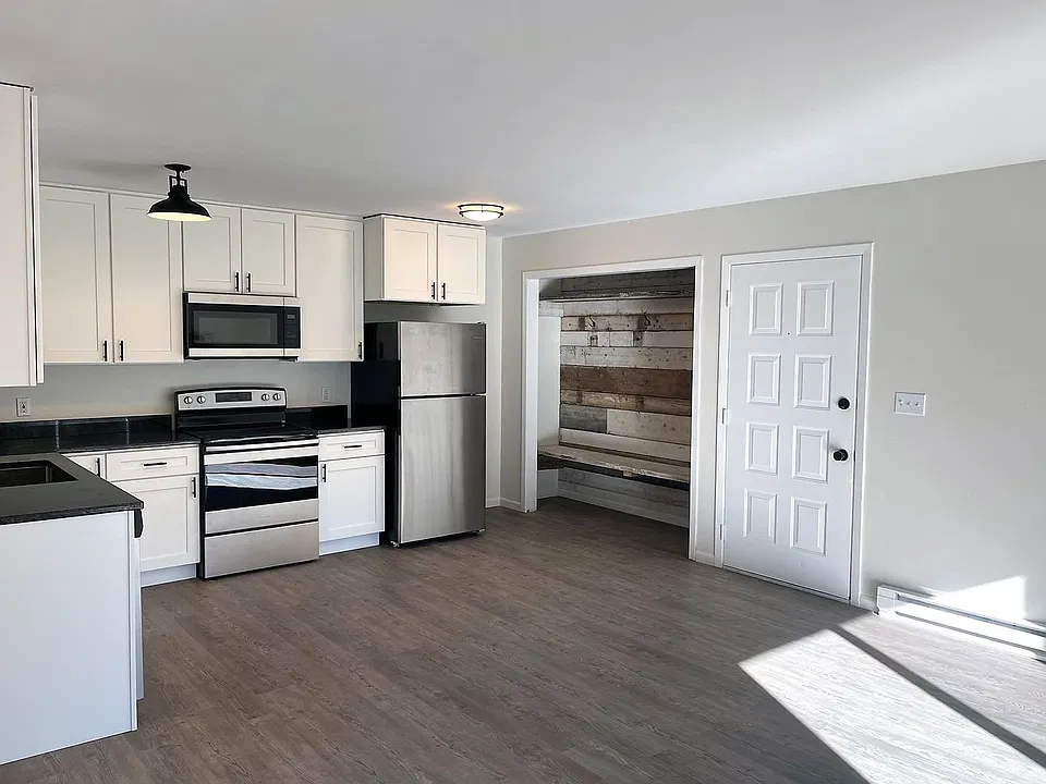 104 Weber St