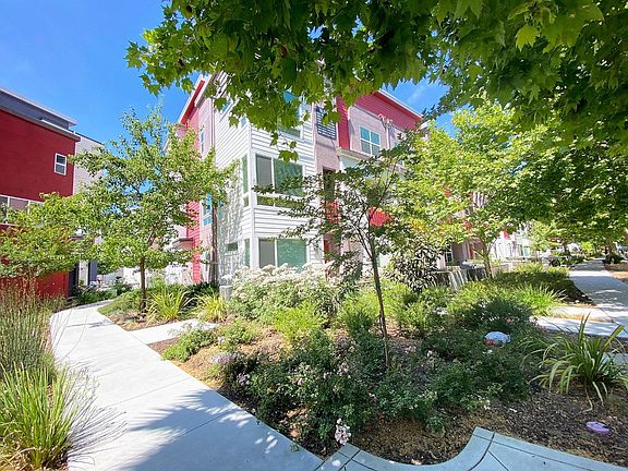 2nd image of 5565 Great Oaks Pkwy #Py