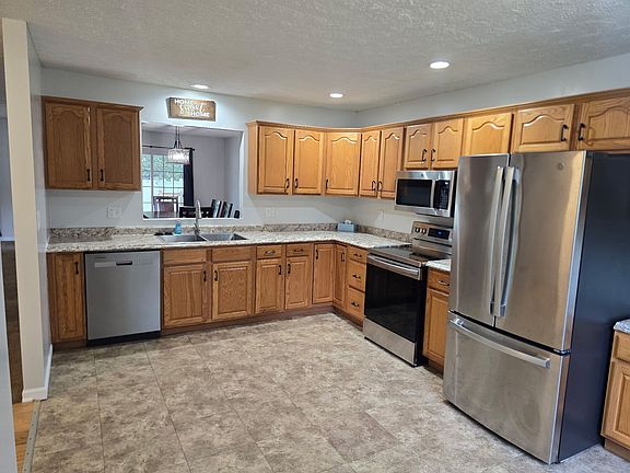 2nd image of 1504 Heather Ln