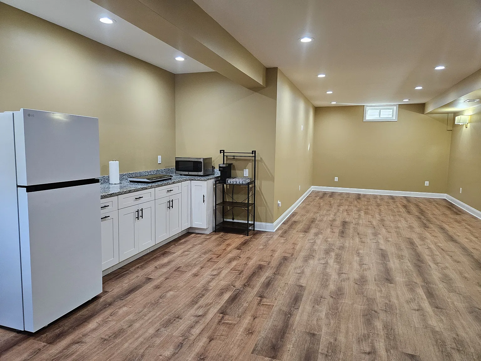 2 bed, 1000 sqft, $1,600 — Photo 1
