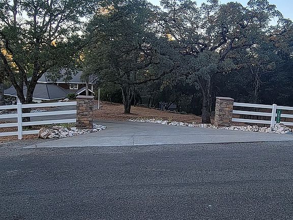Bird Haven Loop Entryway