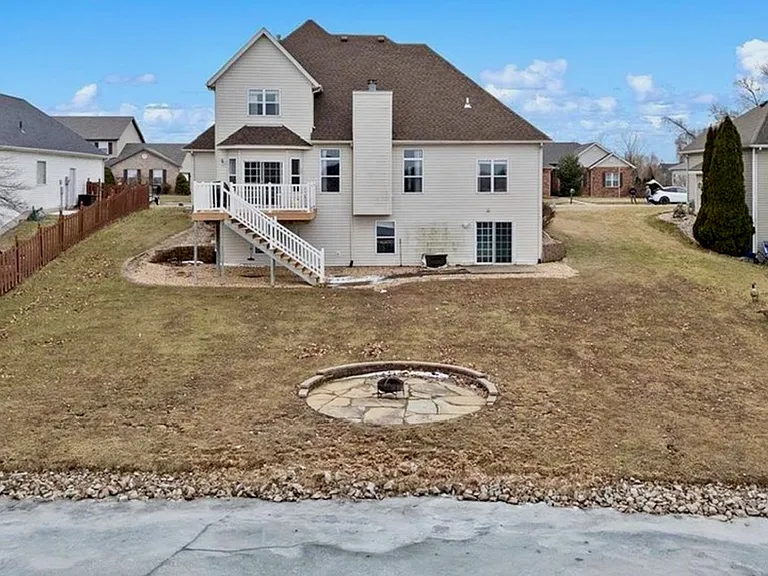 2621 Lake Lucerne Dr — Photo 10