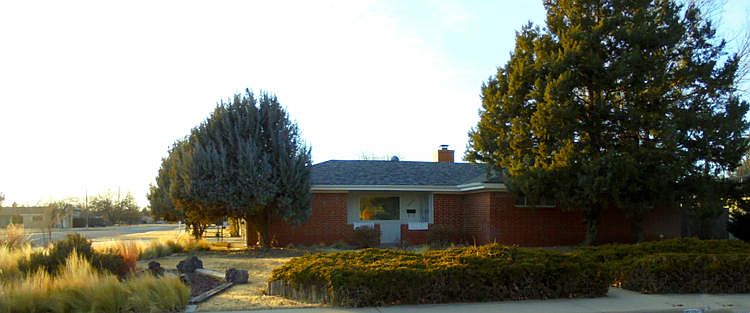 1st image of 408 Bennett Dr