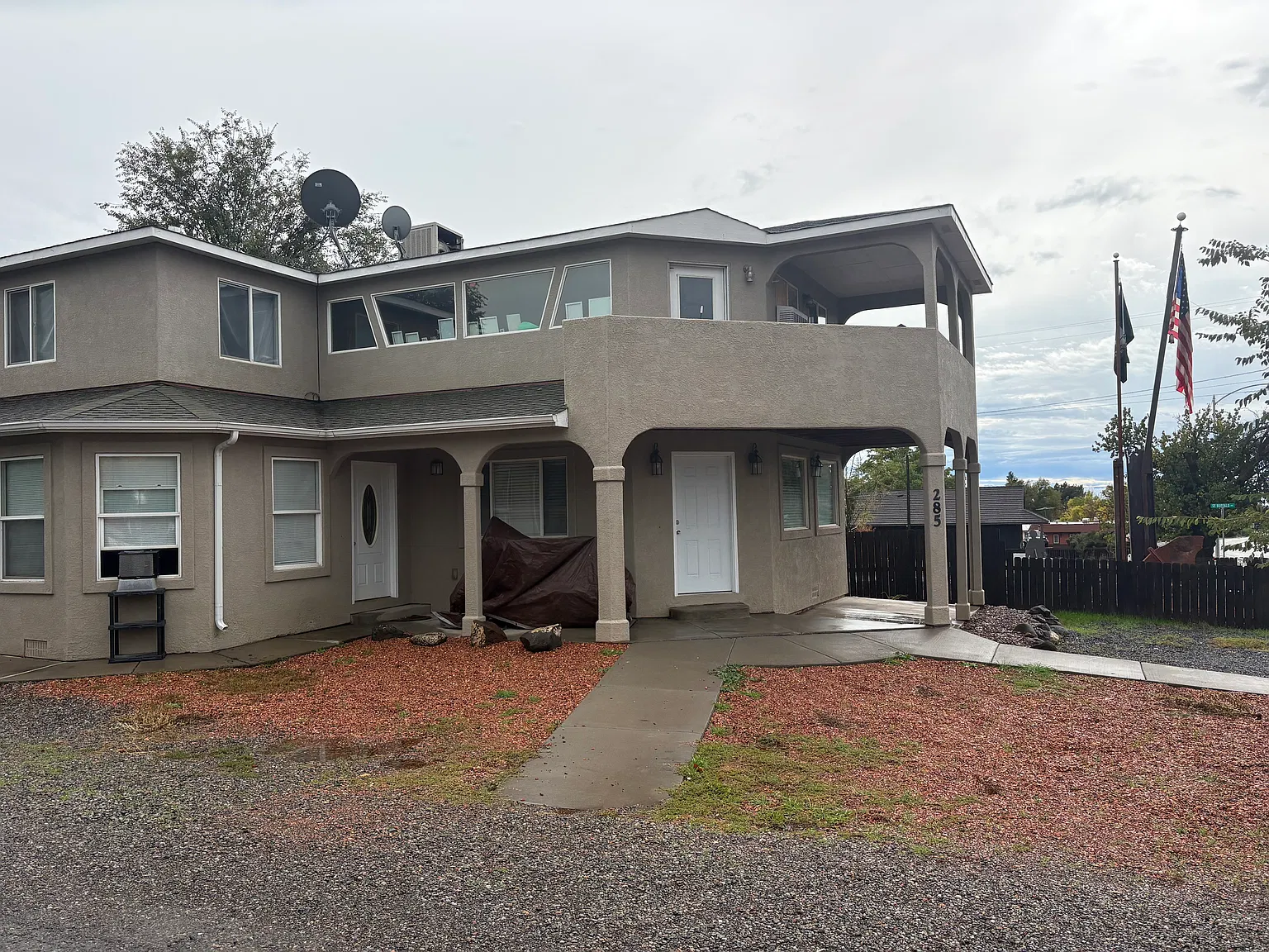 3 bed, 1200 sqft, $1,695 — Photo 1