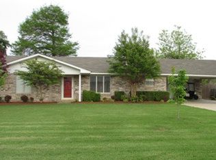 2119 McCracken St, Stuttgart, AR 72160