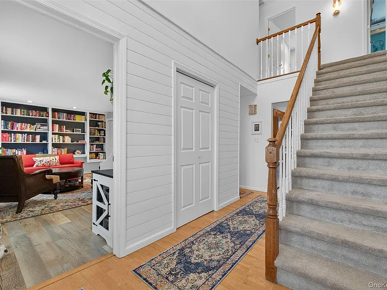 22 Blossom Hill Dr — Photo 7