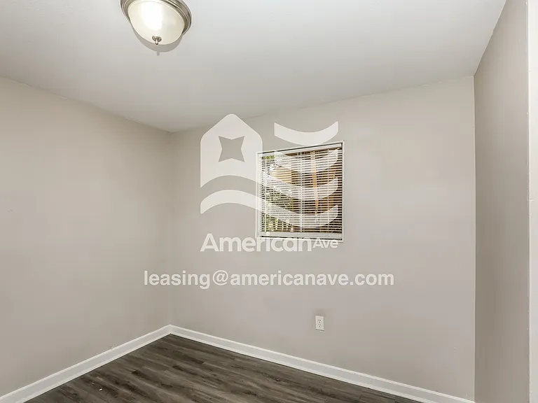 686839_012_wm_-_bedroom_13139017.jpg
