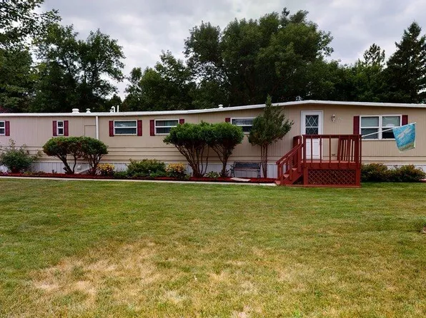 201 Round Up Cir, Brookings, SD 57006