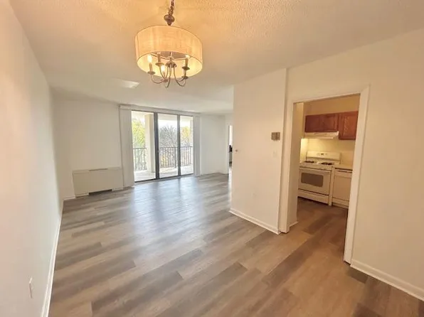 4242 E West Hwy APT 307, Chevy Chase, MD 20815