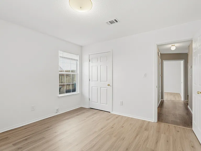 147 Mirabelle Cir — Photo 10