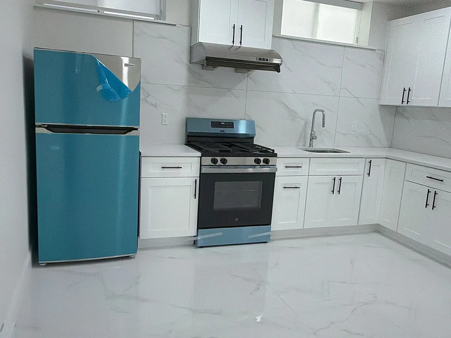 1 bed, 550 sqft, $1,900 — Photo 2