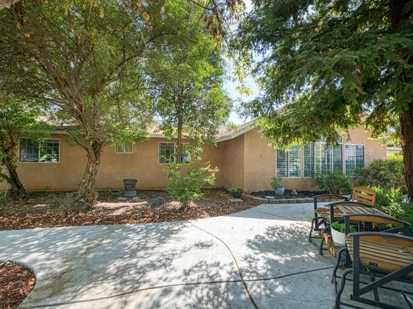 3496 N Academy Ave, Sanger, CA 93657