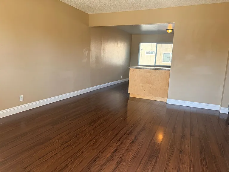 410 - 436 CA-202 — Photo 10