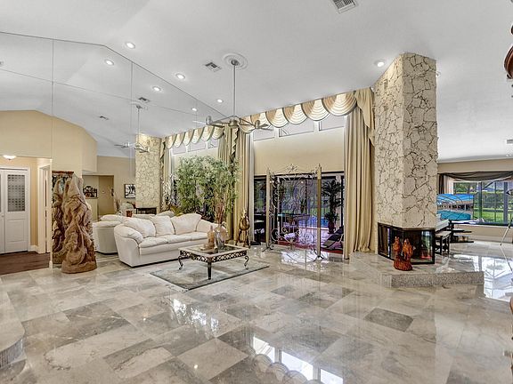 5th image of 6209 NW 66th Ave
