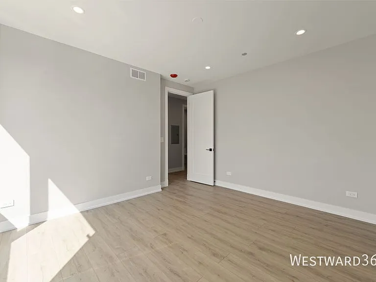 2354 W Polk St #205 — Photo 11