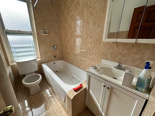 Rented by Premier Metro Realty Corp | media 10