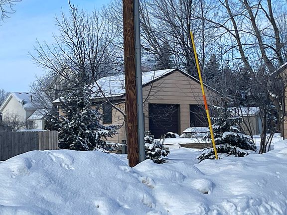 2nd image of 315 3rd Ave NE