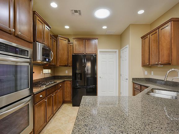 5th image of 13921 E Poelstra St