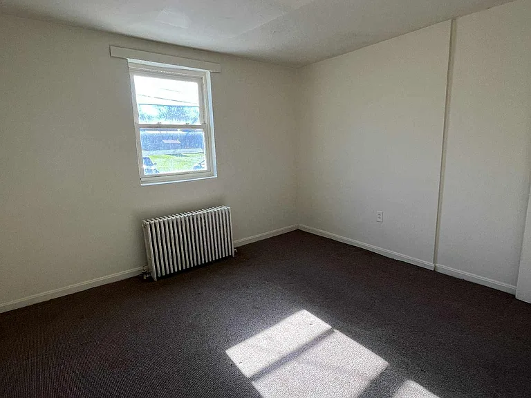 797 E Market St — Photo 5
