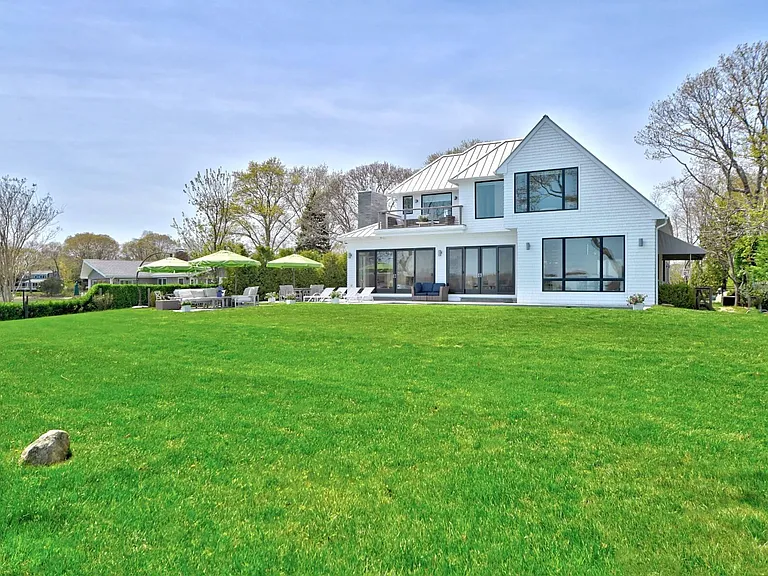 82 Harbor Dr — Photo 7