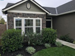 2327 Tahoe Ave, Tulare, CA 93274