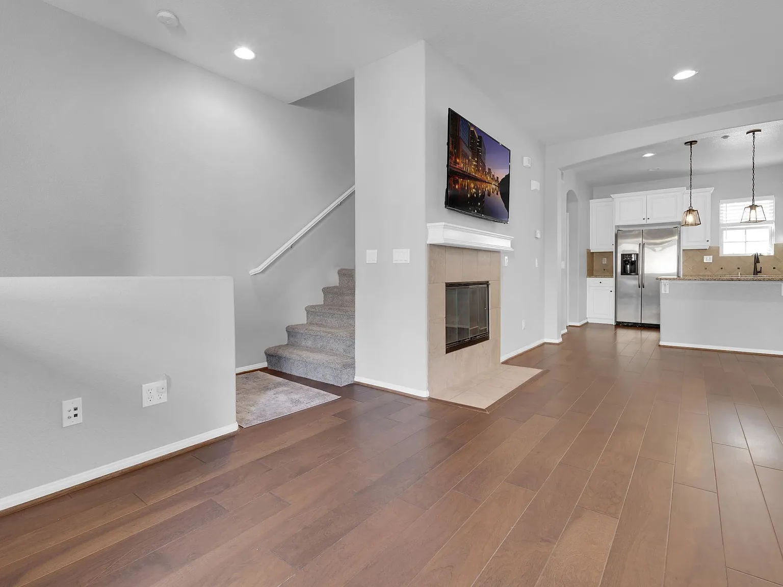 2096 Silverado St — Photo 4
