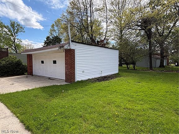 4th image of 2304 Glendon Rd