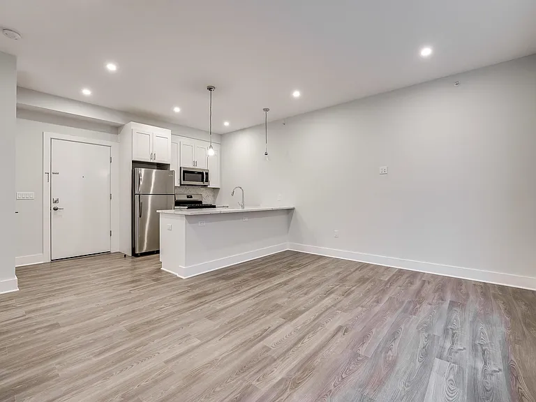 658 Grand St #504 — Photo 2