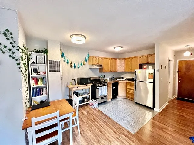 2 bed, 9999 sqft, $3,500 — Photo 2
