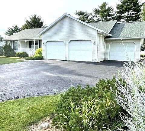 2nd image of 530 Sunset Dr