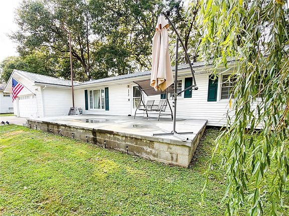 2nd image of 112 Valley Rd