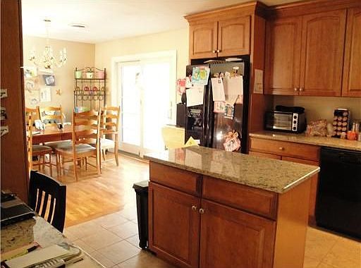 5th image of 22 Northpark Dr
