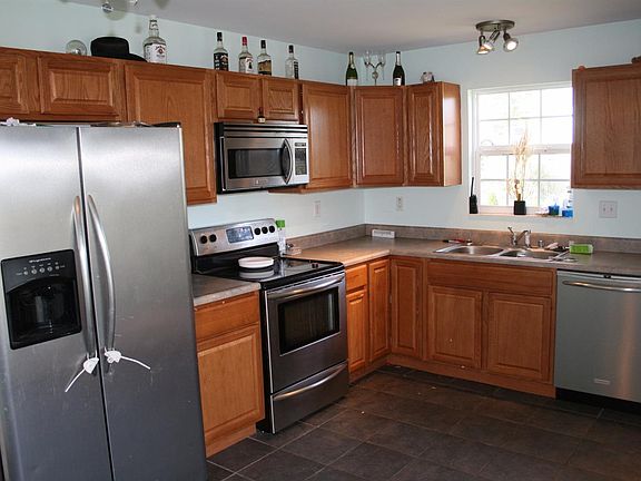 5th image of 44 Roselawn Dr