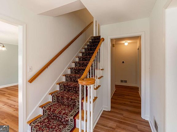 3rd image of 161 Clyde Rd