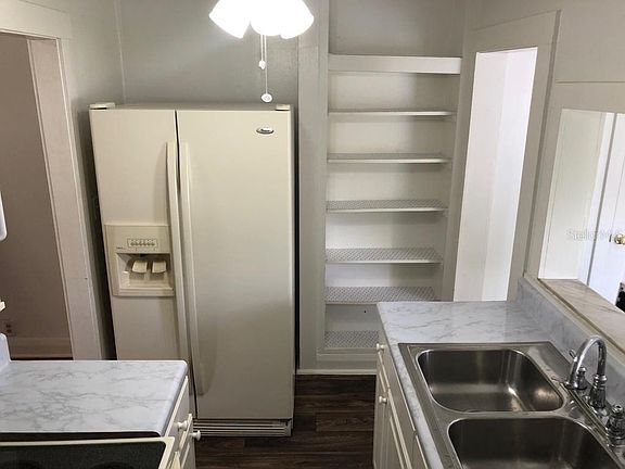 5th image of 320 Weaver Ave