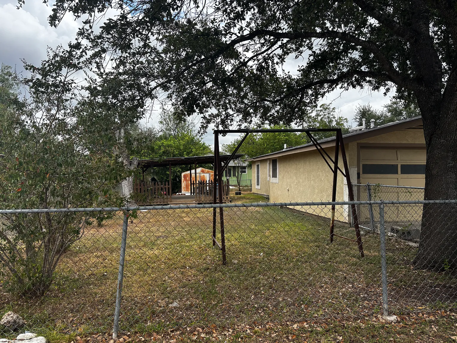 2 bed, 1250 sqft, $1,300 — Photo 4