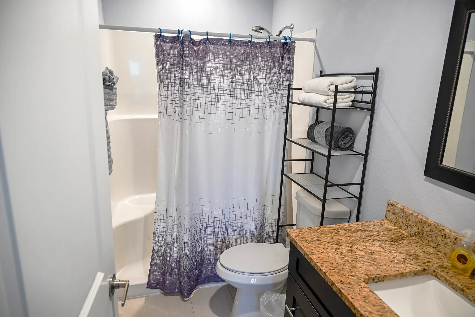 2 bed, $1,650 — Photo 3