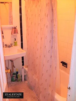 Rented by ZealEstate Group Inc | media 40