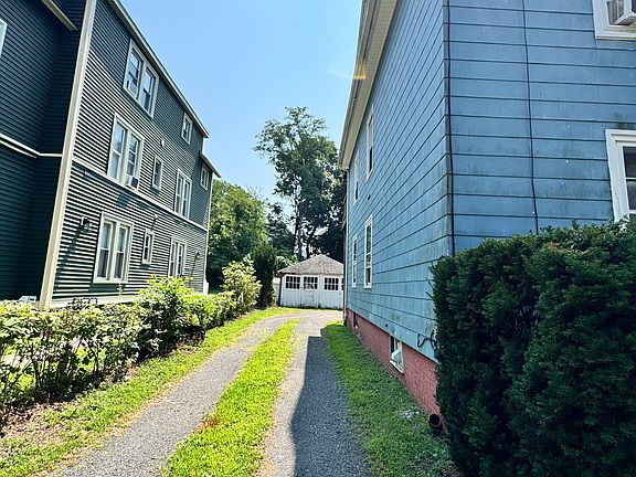 Driveway to the back.