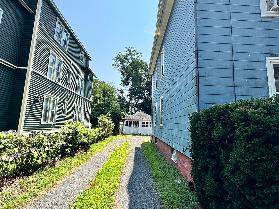Driveway to the back.