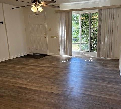 4th image of 5011 W University Blvd