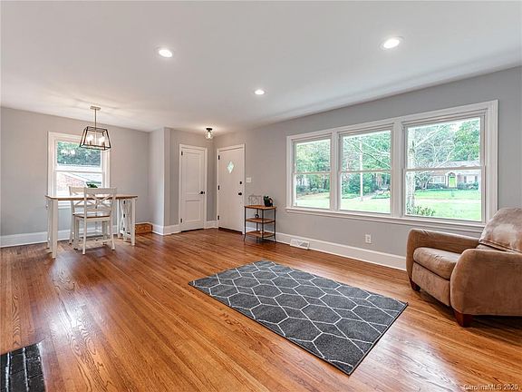 4th image of 1110 Pierson Dr