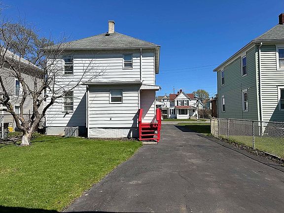 3rd image of 112 Grand Ave